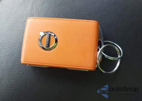 2022 Volvo S60 B5 Momentum z USA, uszkodzony, nr VIN 7JRL12TZ9NG162712